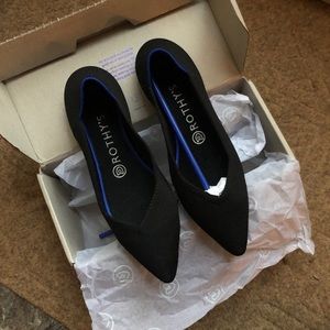 New Never Worn Black Rothy Point | size 9